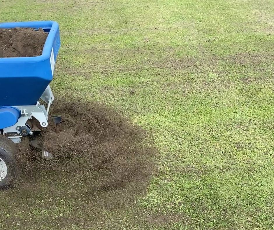 How to pick the correct lawn topdressing product.